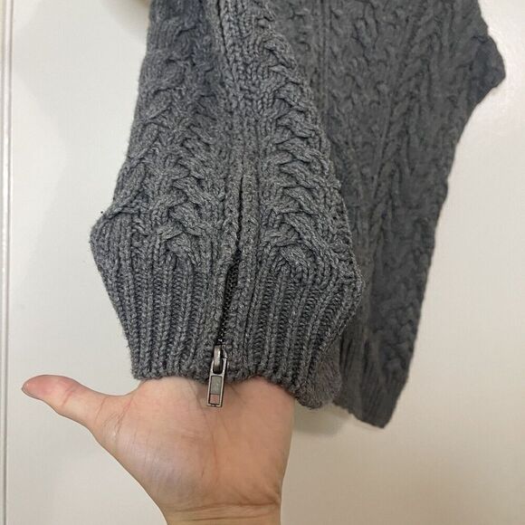 VINCE. gray crochet cable knit sweater full zip poncho vest size medium - Picture 5 of 6